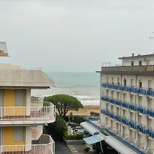 https://condominio-la-vela.hotelslidodijesolo.com